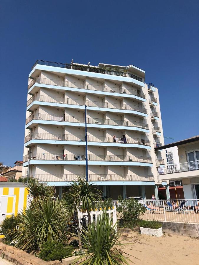 Willa La Torre - Frontemare - Immobil Relax Lido di Jesolo Zewnętrze zdjęcie