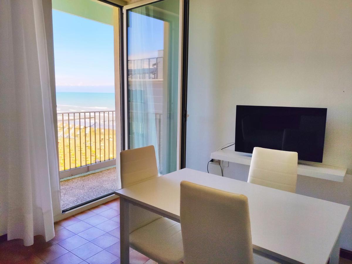 Willa La Torre - Frontemare - Immobil Relax Lido di Jesolo Zewnętrze zdjęcie